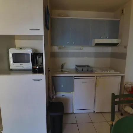 2 Pieces Avec Terrasse 11M² A Sete - Residence Avec Piscine Et Wifi - Fr-1-472A-259 *